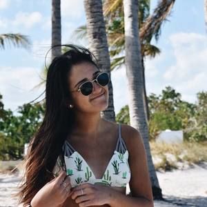 Meet your Posher, Niccola